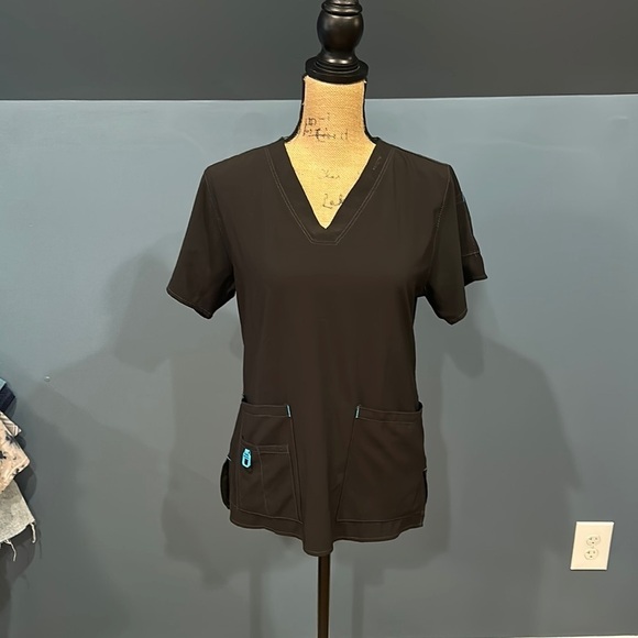 Carhartt Tops - EUC Carhartt scrub top size small women’s
